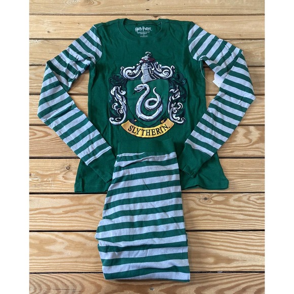 NWT Harry Potter Slytherin Pajama Set Size Small Women’s Green Long Sleeve Pant - Picture 1 of 11